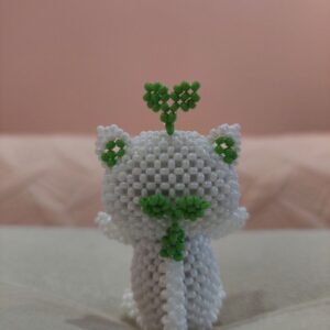 Фігурка з бісеру Трав'яна ласка із зеленими деталями 🌱